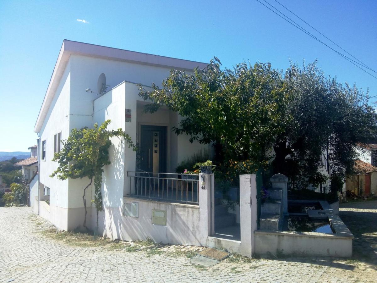 Casa Da Oliveira Apartment Milhão Exterior photo